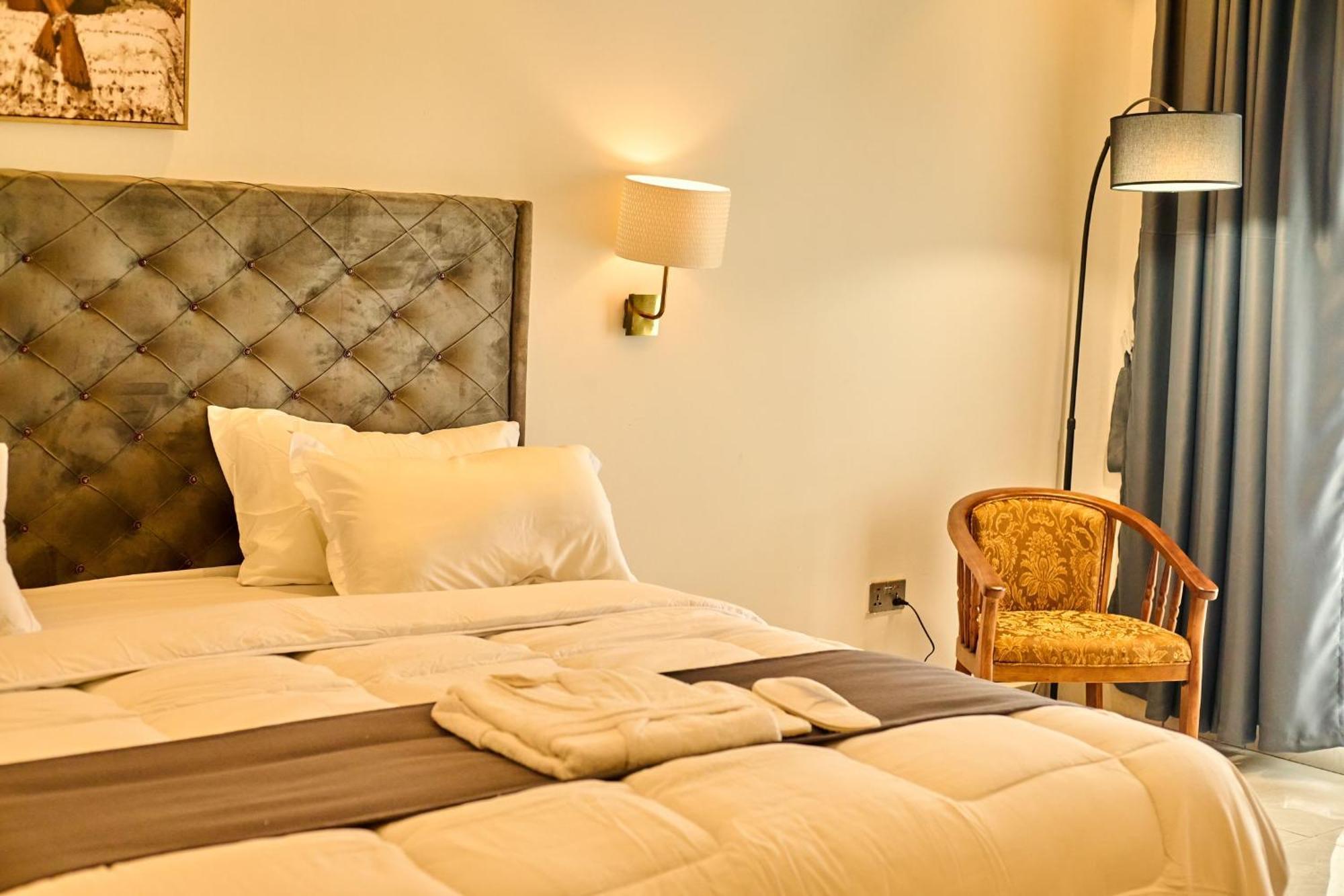 Aiden Homes And Apartments Hotel Koforidua Eksteriør billede