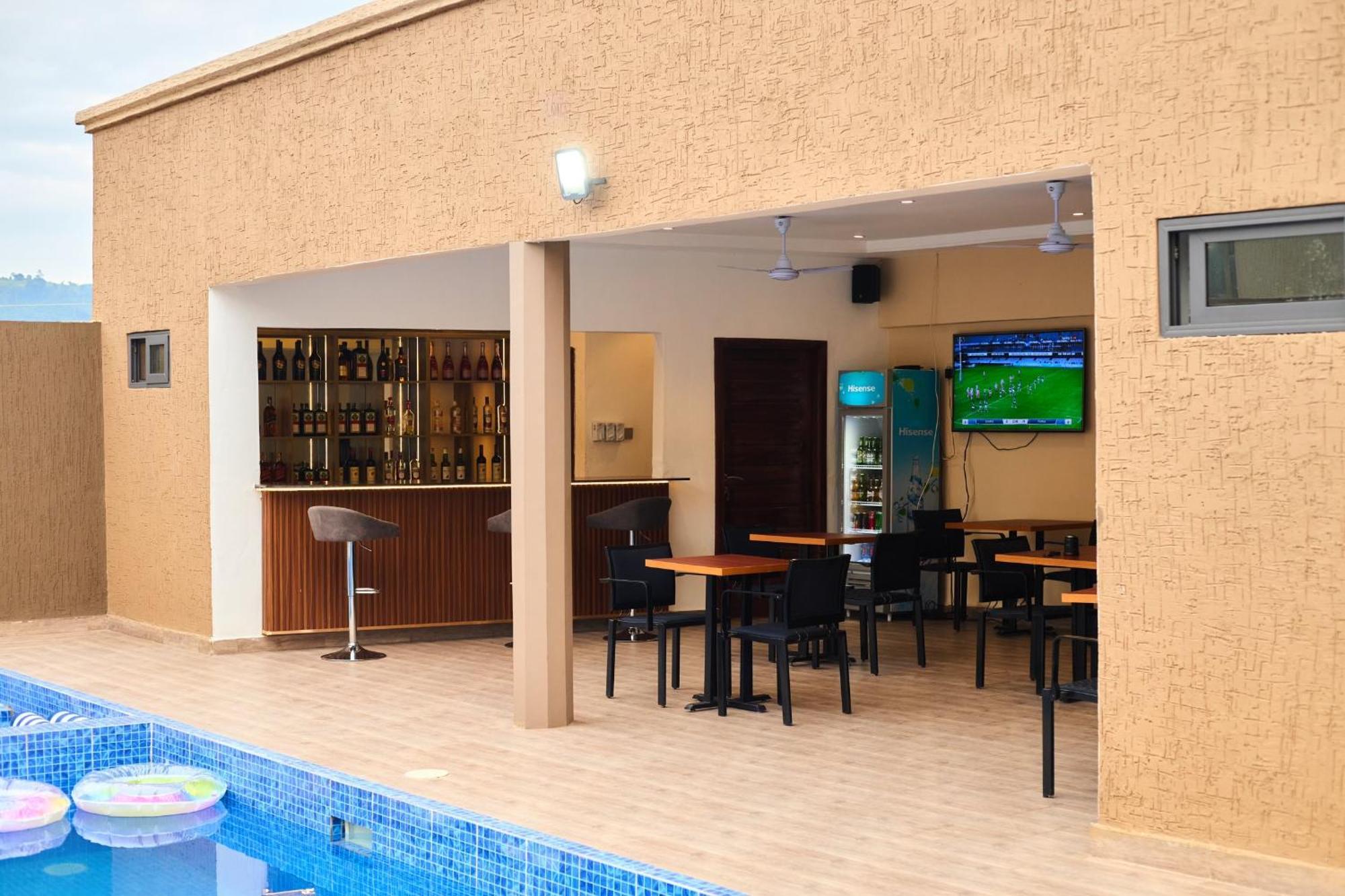 Aiden Homes And Apartments Hotel Koforidua Eksteriør billede